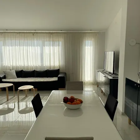 Golden Gate 21 Apartment