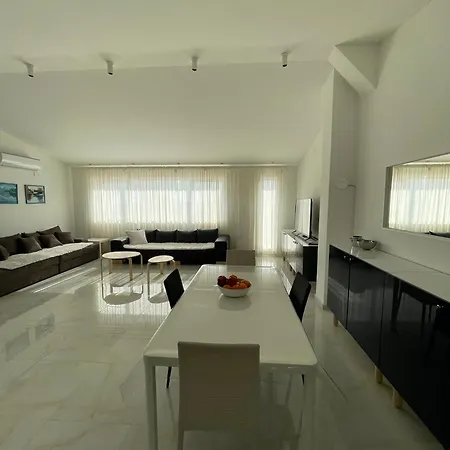 Golden Gate 21 Apartment *